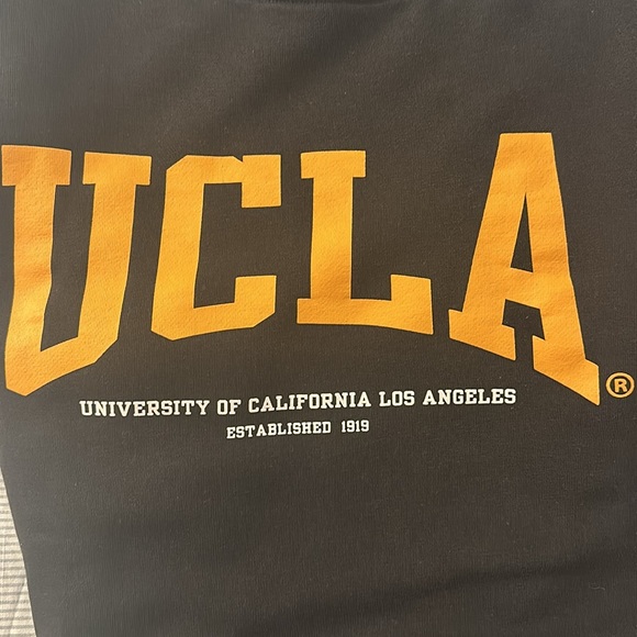 UCLA H&M Sweatshirt - Picture 3 of 3